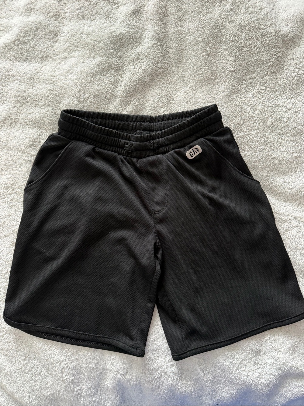 GAP Black Athletic Mesh Shorts with Elastic Waist boys size 6/7